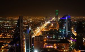 Zpomalení saúdských reforem a dilema ropných cen. 1