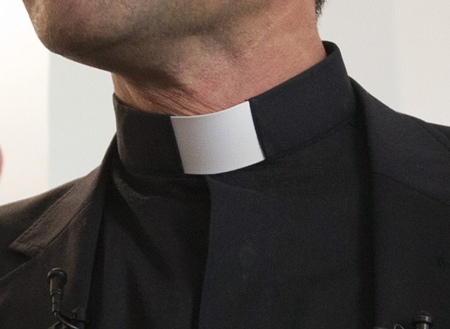 Nemeckú katolícku cirkev vyzývajú na odškodnenie obetí. Biskupi predložia správu. 1