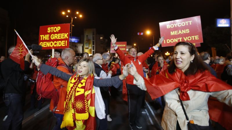 V macedónskom referende hlasovalo menej ako 50 percent ľudí. 1