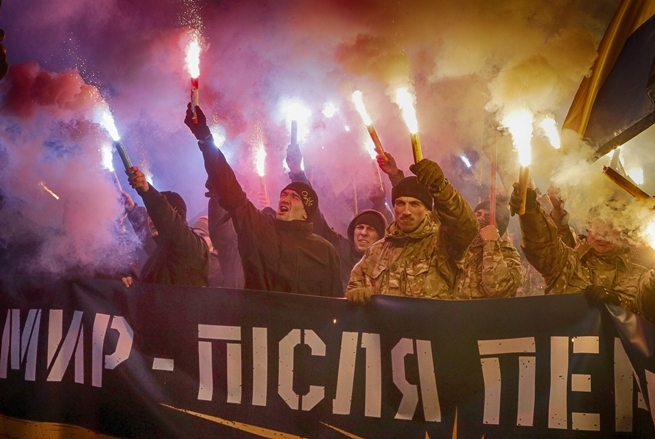 Kyjevom pochodovali nacionalisti, oslavovali štátny sviatok. 1