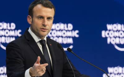 Protesty žltých viest boli „pre mňa veľmi prospešné“, uviedol Macron.