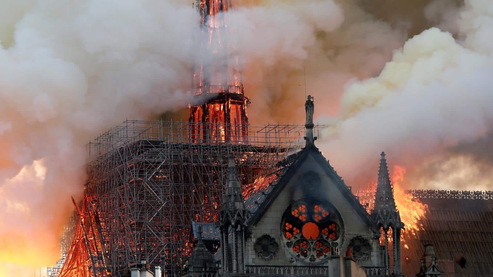 Zvon odbije rok od požáru Notre-Dame. 1