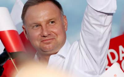 Poľsko: Duda má veľmi tesný náskok pred svojím súperom, vyplýva z exit pollu.