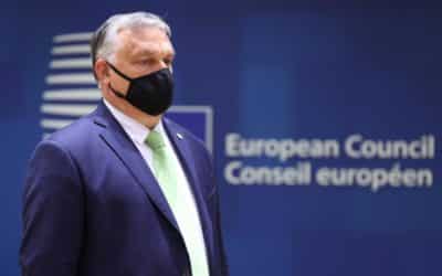 Lídři zemí EU vyzývali v emotivní debatě Orbána ke zrušení sporného zákona proti LGBT.