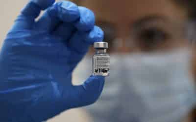 Koronavírus: Izrael hlási pokles účinnosti vakcíny Pfizer po rozšírení delta variantu.