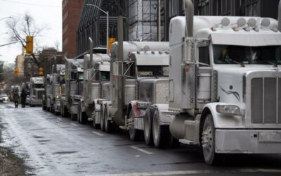 Hlavní město Kanady zablokovaly kamiony, řidiči protestují proti povinným vakcínám.