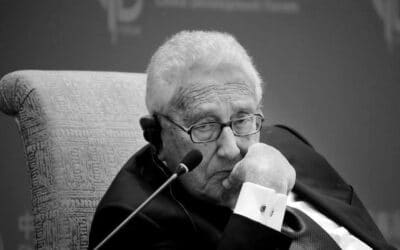 Zomrel americký politik a diplomat Henry Kissinger. Dožil sa úctyhodných 100 rokov, získal Nobelovu cenu za mier.